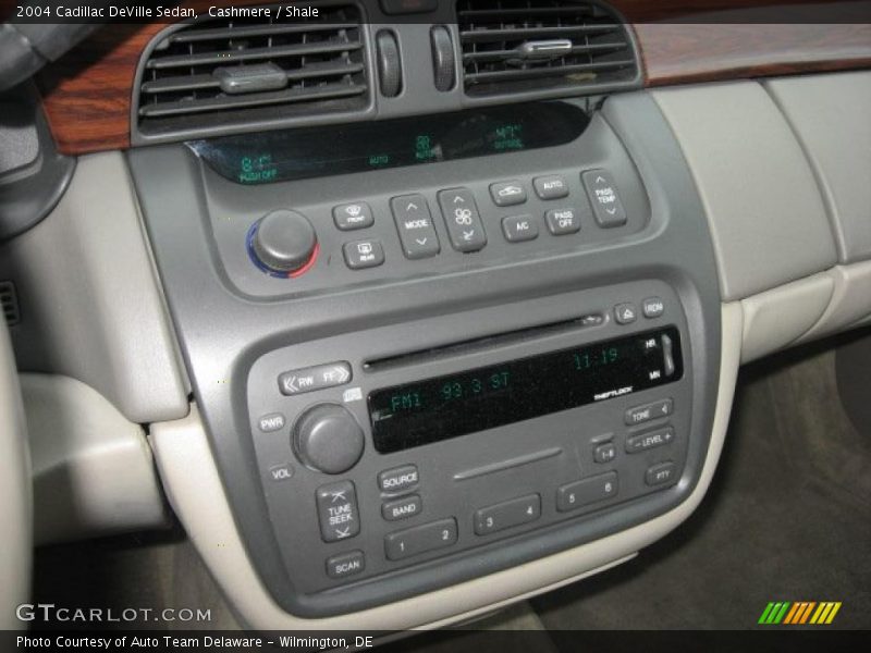 Cashmere / Shale 2004 Cadillac DeVille Sedan
