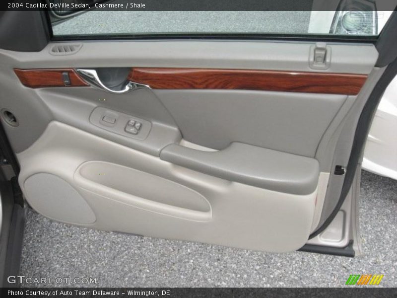 Cashmere / Shale 2004 Cadillac DeVille Sedan