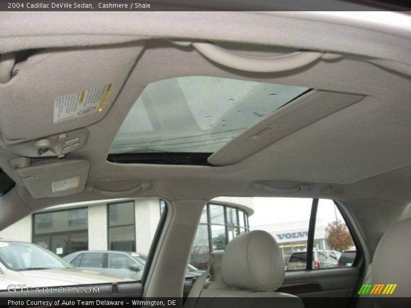 Cashmere / Shale 2004 Cadillac DeVille Sedan