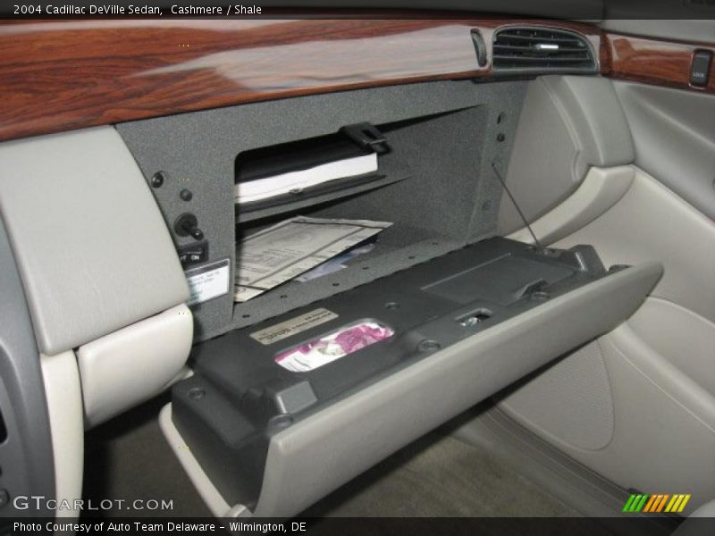 Cashmere / Shale 2004 Cadillac DeVille Sedan