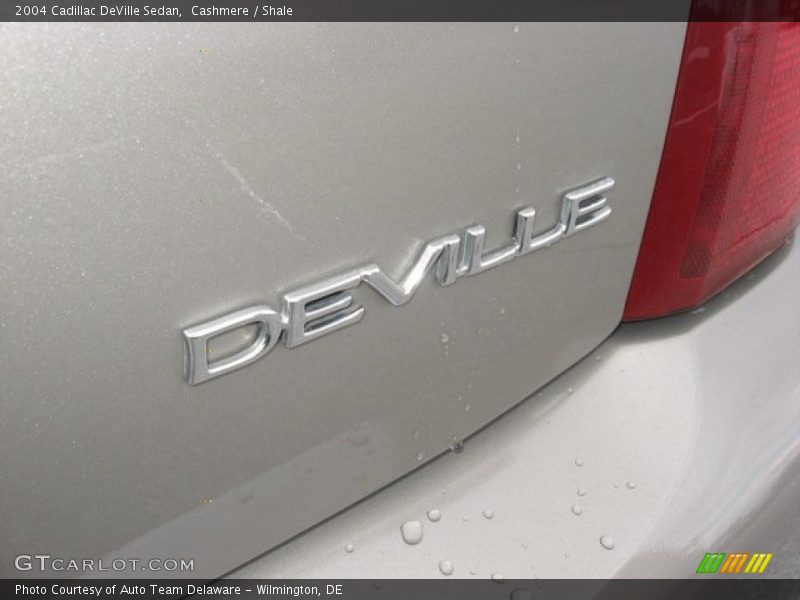 Cashmere / Shale 2004 Cadillac DeVille Sedan