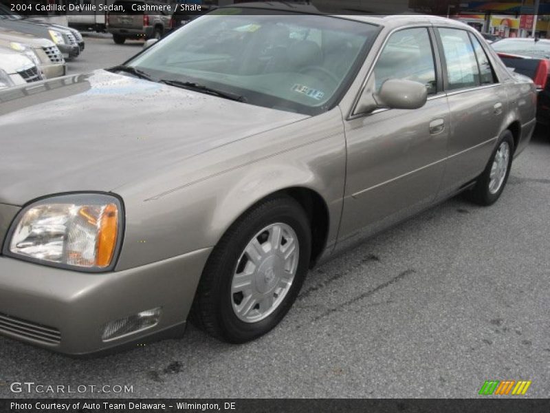 Cashmere / Shale 2004 Cadillac DeVille Sedan