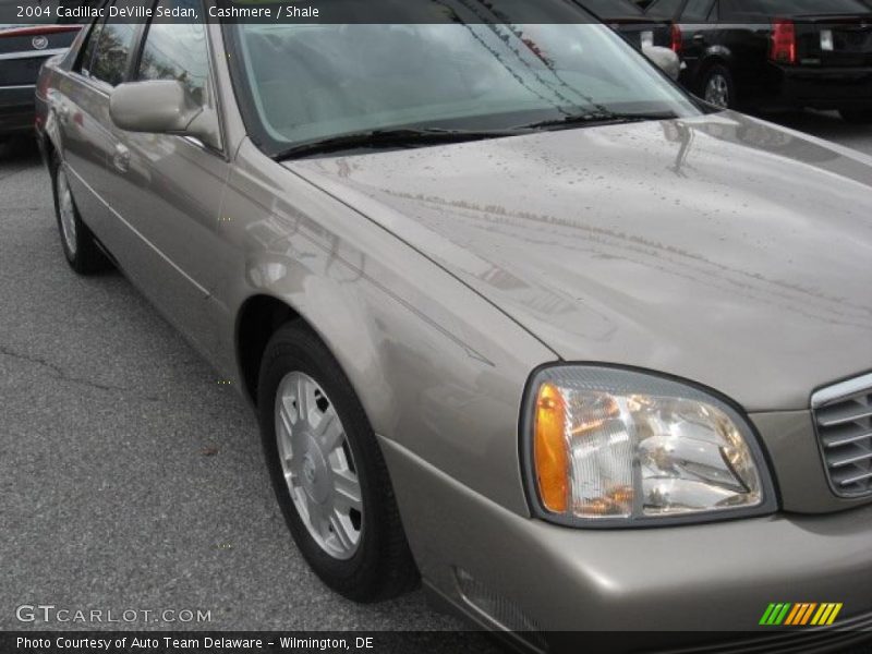 Cashmere / Shale 2004 Cadillac DeVille Sedan