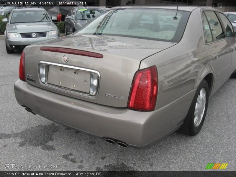 Cashmere / Shale 2004 Cadillac DeVille Sedan