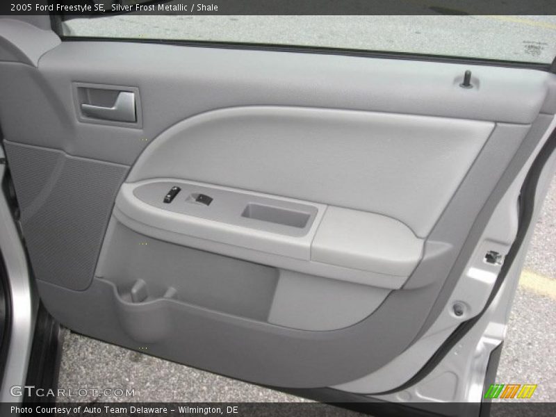 Silver Frost Metallic / Shale 2005 Ford Freestyle SE