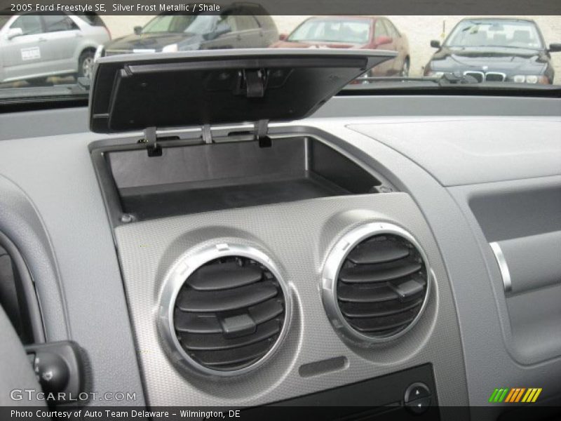 Silver Frost Metallic / Shale 2005 Ford Freestyle SE