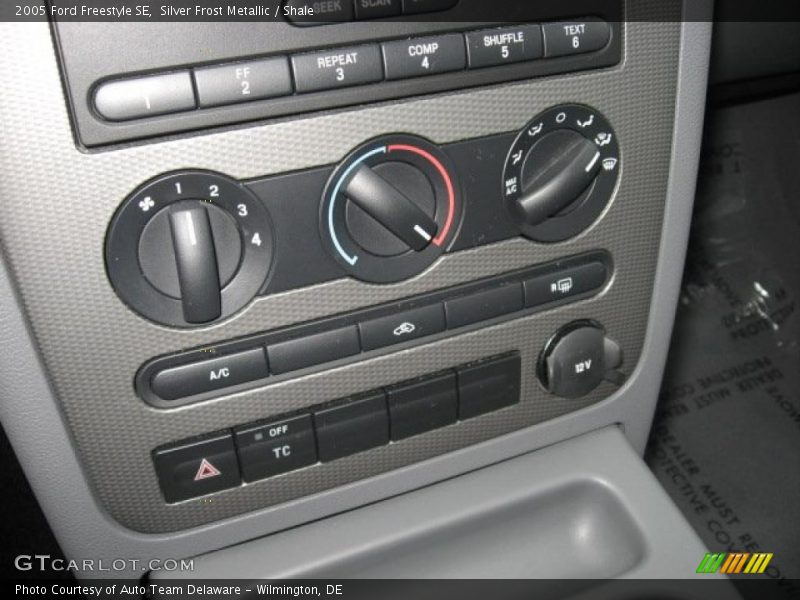 Silver Frost Metallic / Shale 2005 Ford Freestyle SE