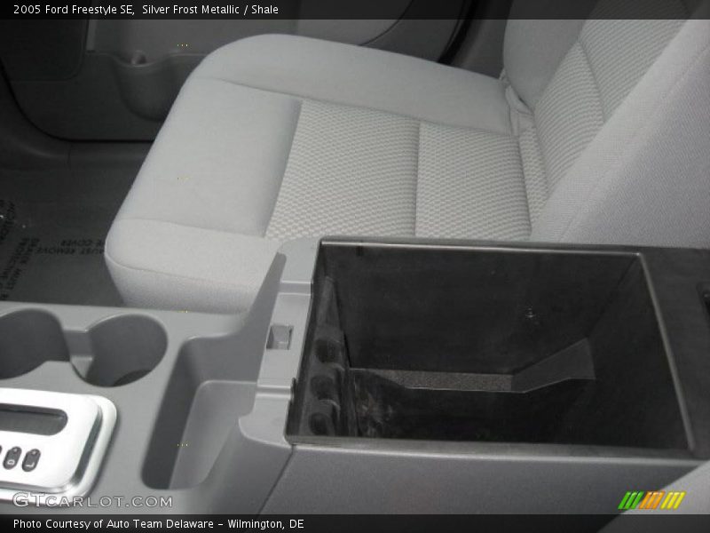 Silver Frost Metallic / Shale 2005 Ford Freestyle SE