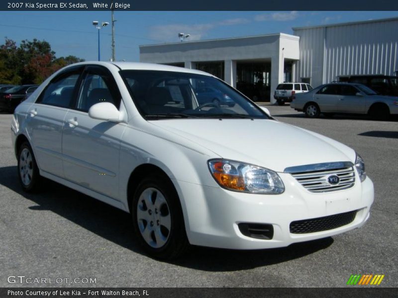 White / Beige 2007 Kia Spectra EX Sedan