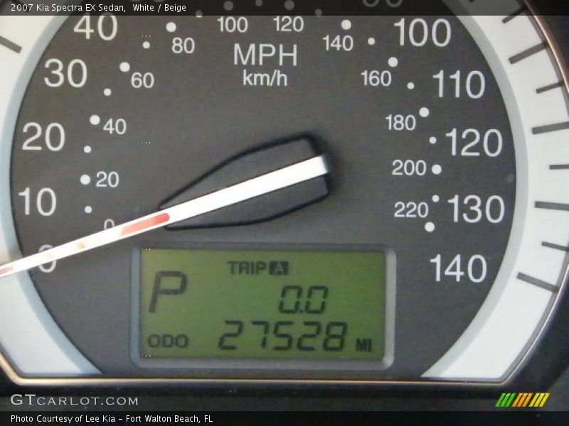 White / Beige 2007 Kia Spectra EX Sedan