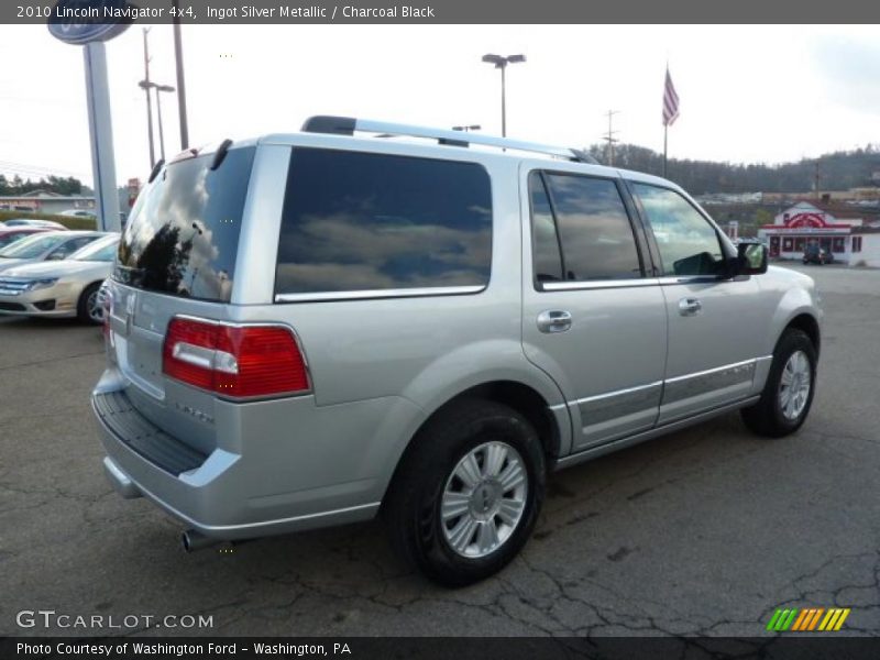 Ingot Silver Metallic / Charcoal Black 2010 Lincoln Navigator 4x4