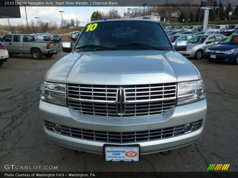Ingot Silver Metallic / Charcoal Black 2010 Lincoln Navigator 4x4