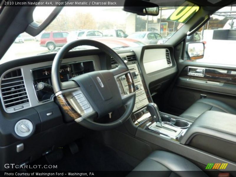 Ingot Silver Metallic / Charcoal Black 2010 Lincoln Navigator 4x4