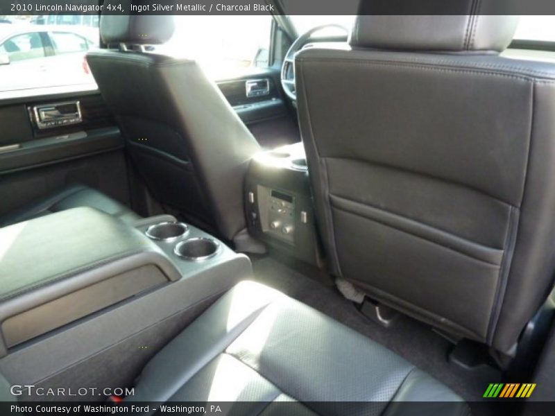 Ingot Silver Metallic / Charcoal Black 2010 Lincoln Navigator 4x4