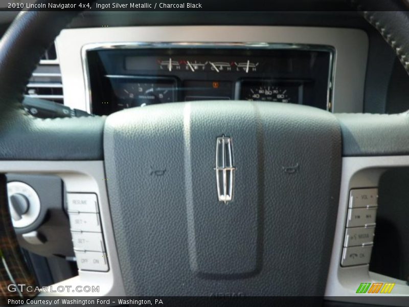 Ingot Silver Metallic / Charcoal Black 2010 Lincoln Navigator 4x4