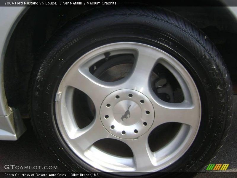 Silver Metallic / Medium Graphite 2004 Ford Mustang V6 Coupe