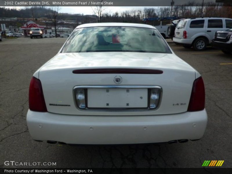 White Diamond Pearl / Neutral Shale 2002 Cadillac DeVille DHS