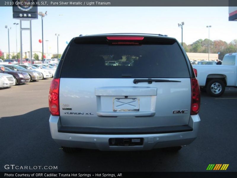 Pure Silver Metallic / Light Titanium 2010 GMC Yukon XL SLT