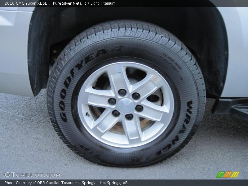 Pure Silver Metallic / Light Titanium 2010 GMC Yukon XL SLT
