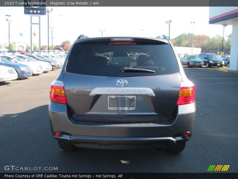 Magnetic Gray Metallic / Ash 2010 Toyota Highlander