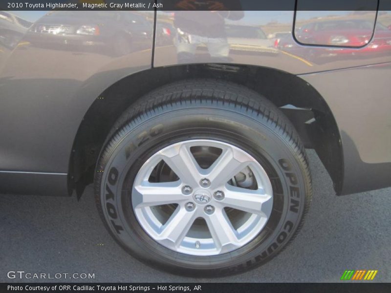 Magnetic Gray Metallic / Ash 2010 Toyota Highlander