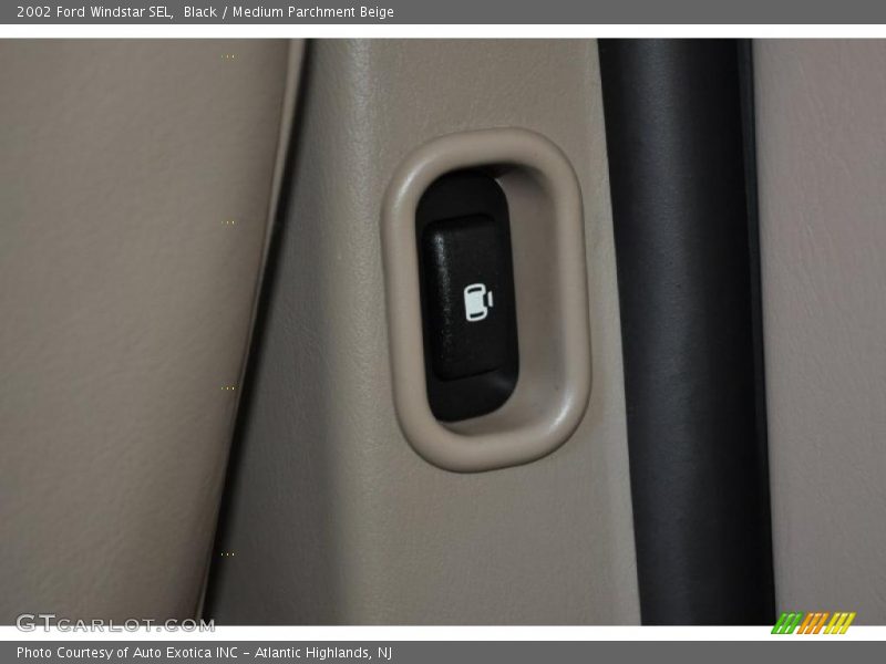 Black / Medium Parchment Beige 2002 Ford Windstar SEL