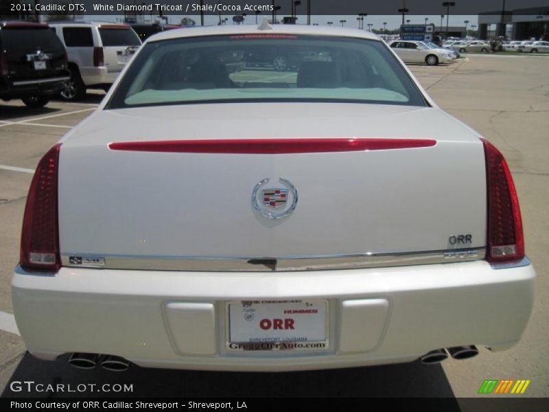 White Diamond Tricoat / Shale/Cocoa Accents 2011 Cadillac DTS