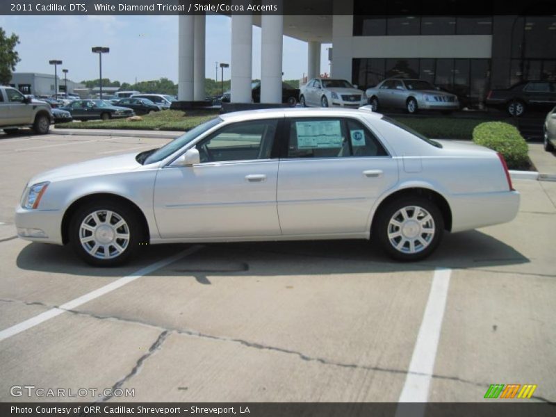 White Diamond Tricoat / Shale/Cocoa Accents 2011 Cadillac DTS