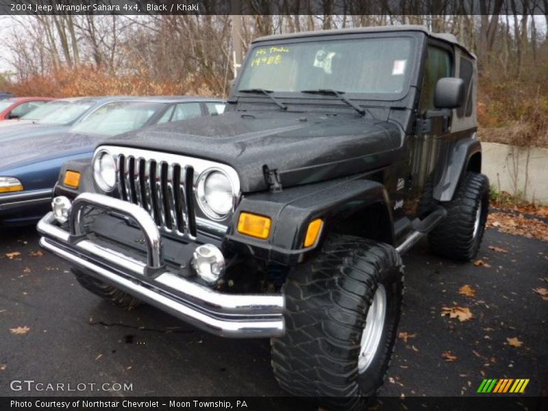 Black / Khaki 2004 Jeep Wrangler Sahara 4x4
