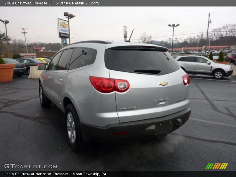 Silver Ice Metallic / Ebony 2009 Chevrolet Traverse LT