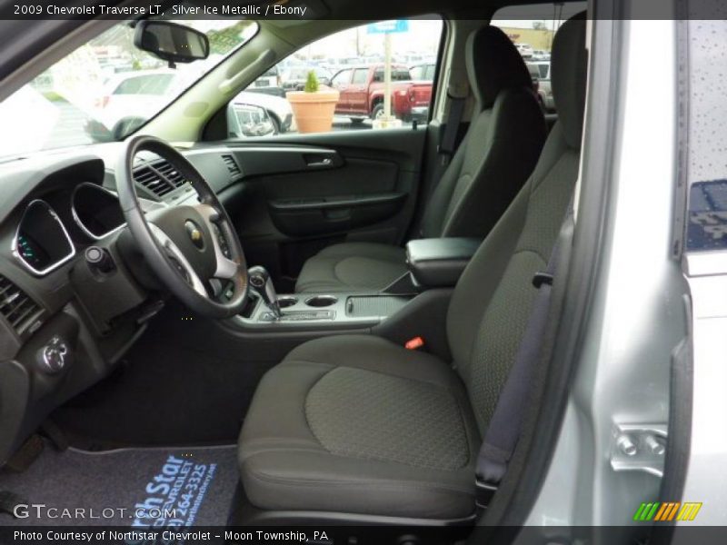 Silver Ice Metallic / Ebony 2009 Chevrolet Traverse LT