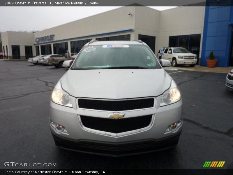 Silver Ice Metallic / Ebony 2009 Chevrolet Traverse LT