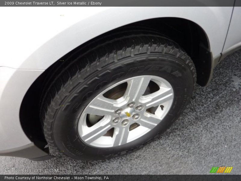 Silver Ice Metallic / Ebony 2009 Chevrolet Traverse LT