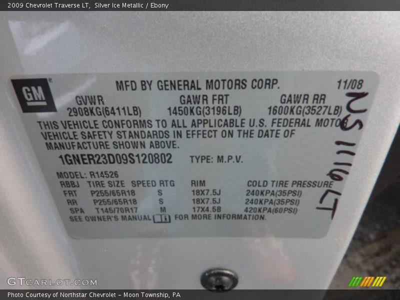 Silver Ice Metallic / Ebony 2009 Chevrolet Traverse LT