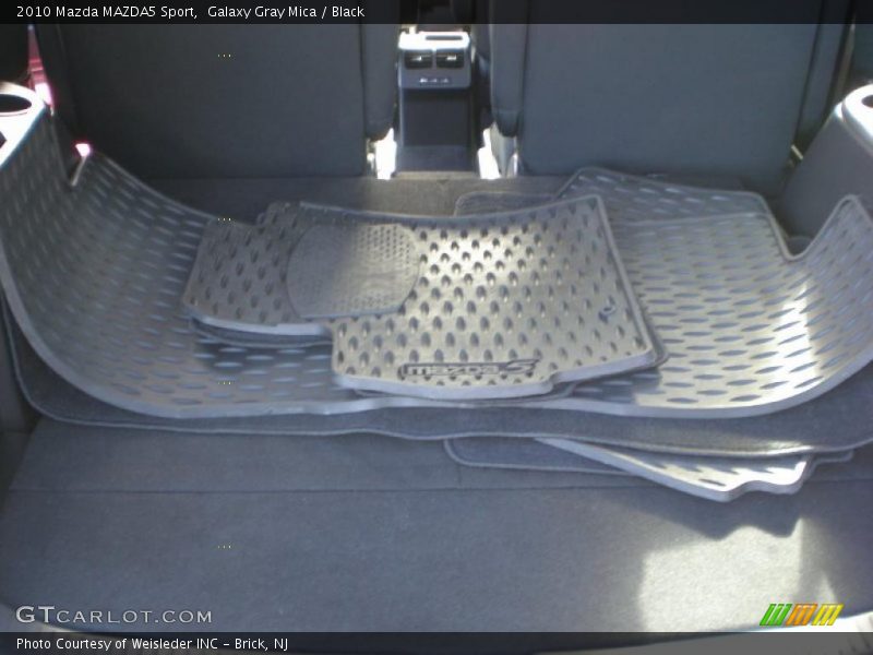  2010 MAZDA5 Sport Trunk