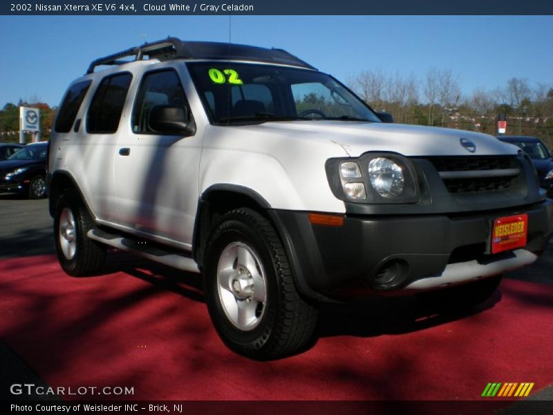 Cloud White / Gray Celadon 2002 Nissan Xterra XE V6 4x4