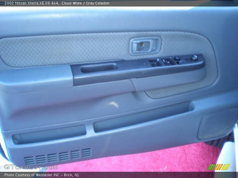 Cloud White / Gray Celadon 2002 Nissan Xterra XE V6 4x4