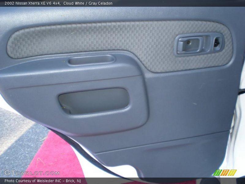 Cloud White / Gray Celadon 2002 Nissan Xterra XE V6 4x4