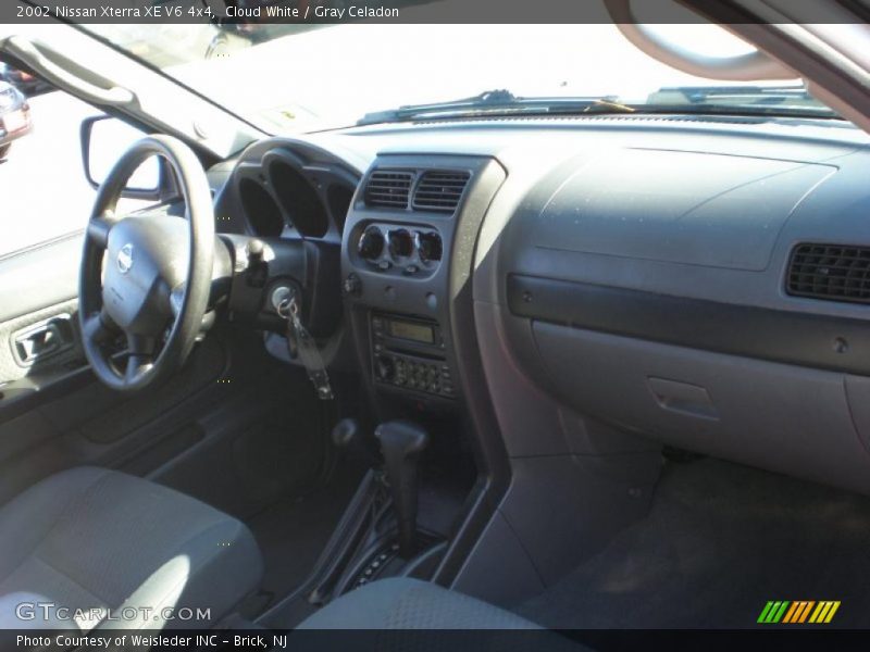 Cloud White / Gray Celadon 2002 Nissan Xterra XE V6 4x4