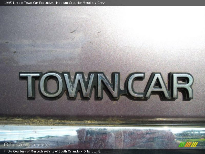 Medium Graphite Metallic / Grey 1995 Lincoln Town Car Executive