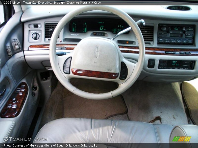  1995 Town Car Executive Steering Wheel