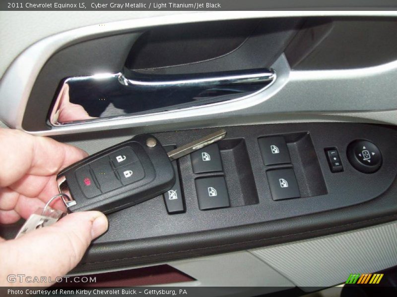 Cyber Gray Metallic / Light Titanium/Jet Black 2011 Chevrolet Equinox LS