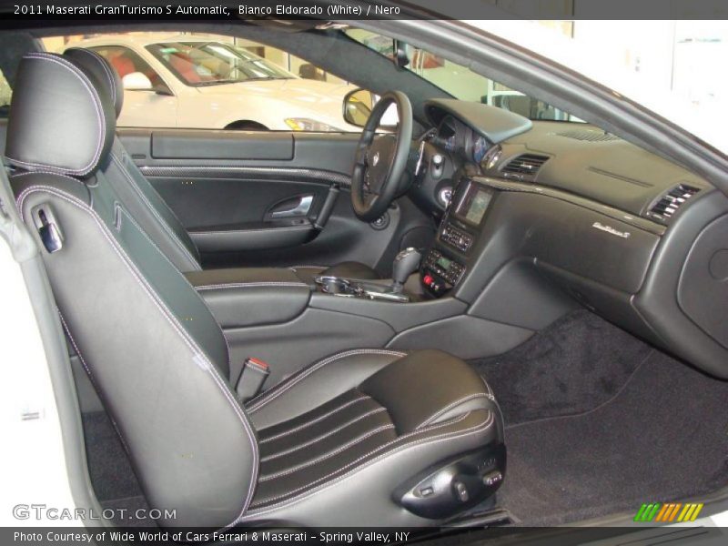  2011 GranTurismo S Automatic Nero Interior