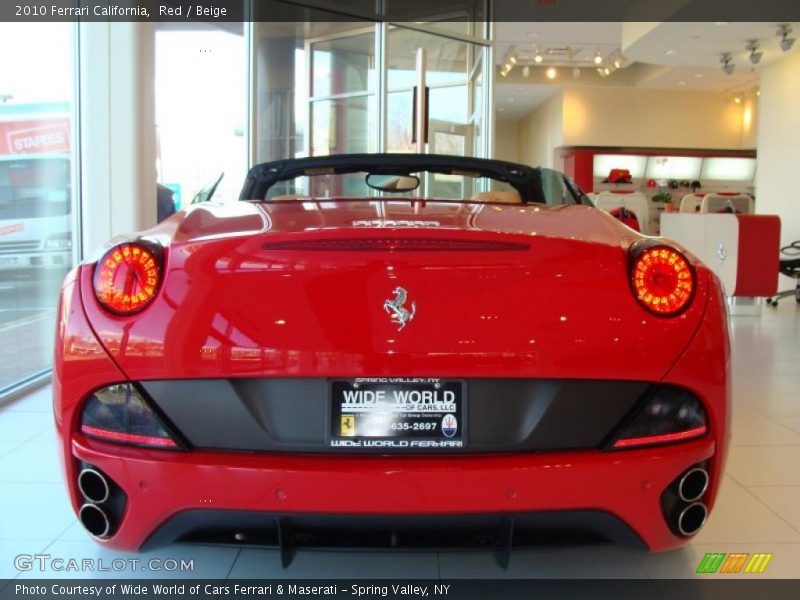 Red / Beige 2010 Ferrari California