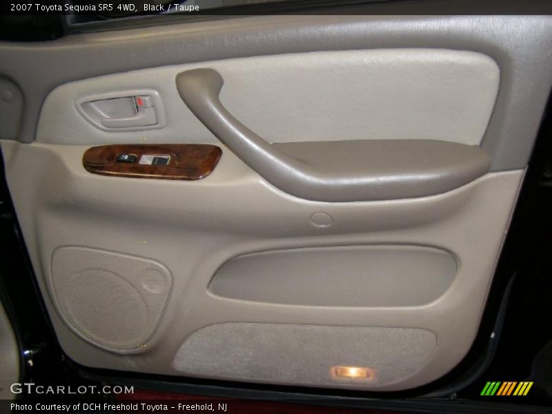 Black / Taupe 2007 Toyota Sequoia SR5 4WD