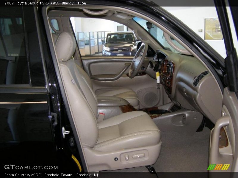 Black / Taupe 2007 Toyota Sequoia SR5 4WD