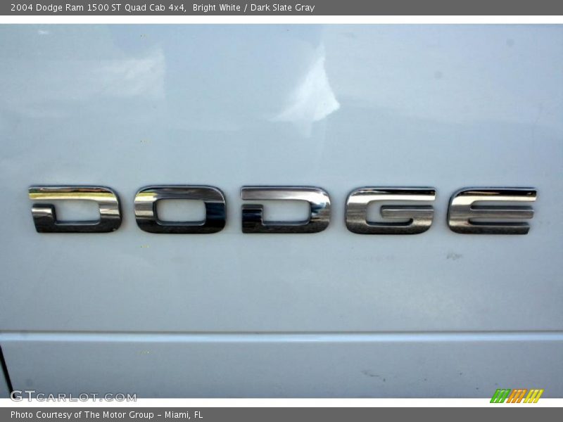 Bright White / Dark Slate Gray 2004 Dodge Ram 1500 ST Quad Cab 4x4