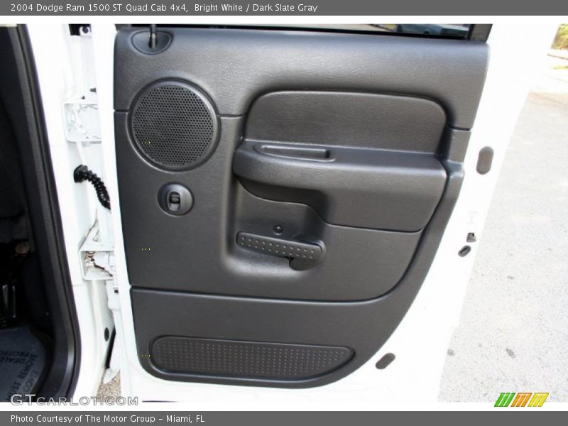 Bright White / Dark Slate Gray 2004 Dodge Ram 1500 ST Quad Cab 4x4