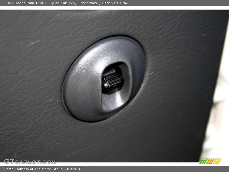Bright White / Dark Slate Gray 2004 Dodge Ram 1500 ST Quad Cab 4x4