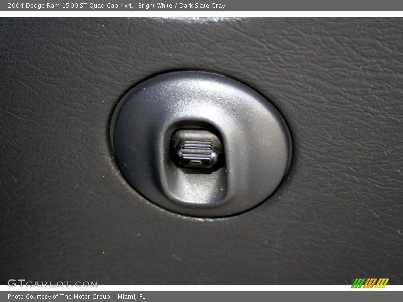 Bright White / Dark Slate Gray 2004 Dodge Ram 1500 ST Quad Cab 4x4